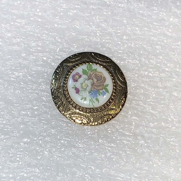 Floral Cabochon in Gold Tone Circle Brooch/Pin - Picture 3 of 8